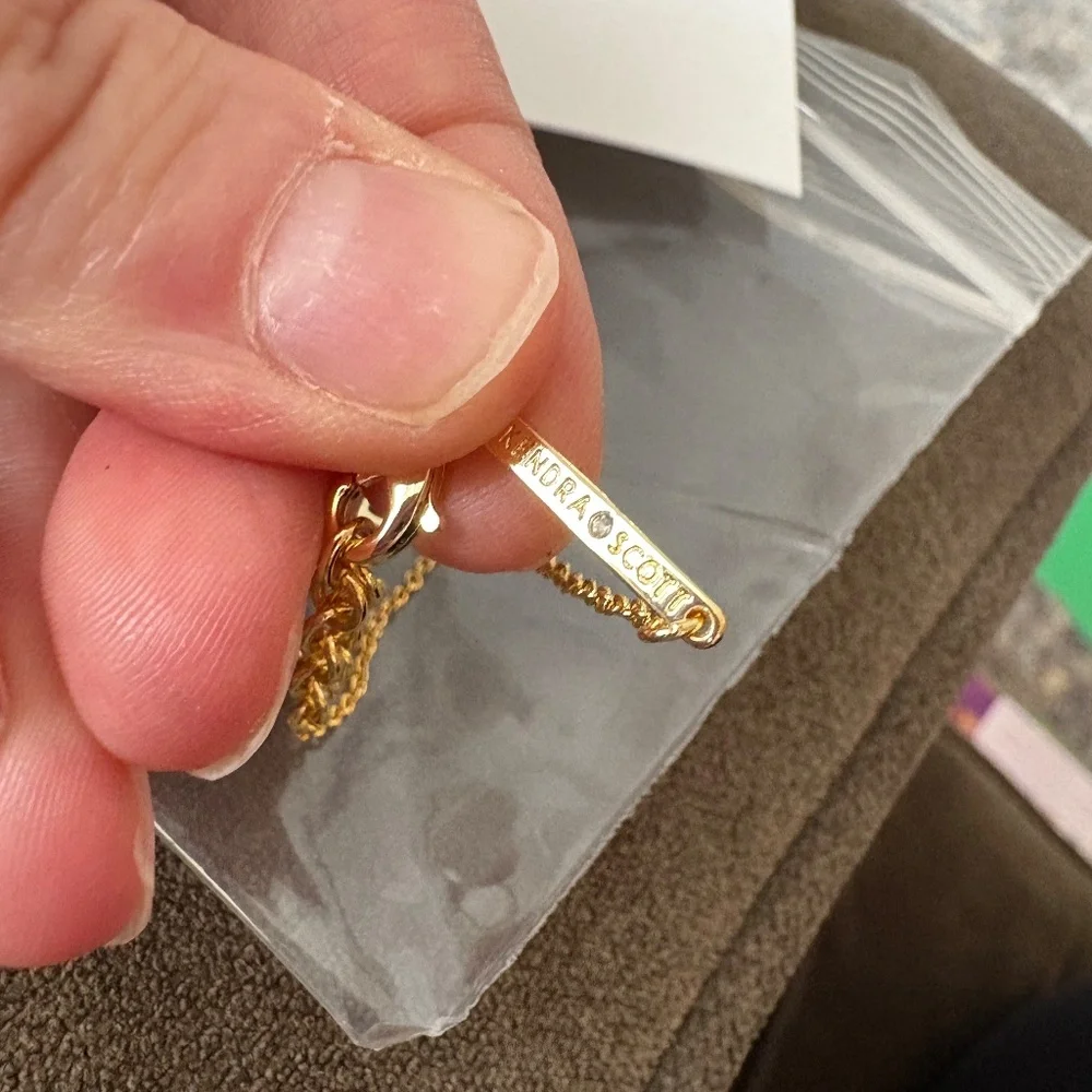Kendra Scott Butterfly necklace . NWT - Picture 4 of 5